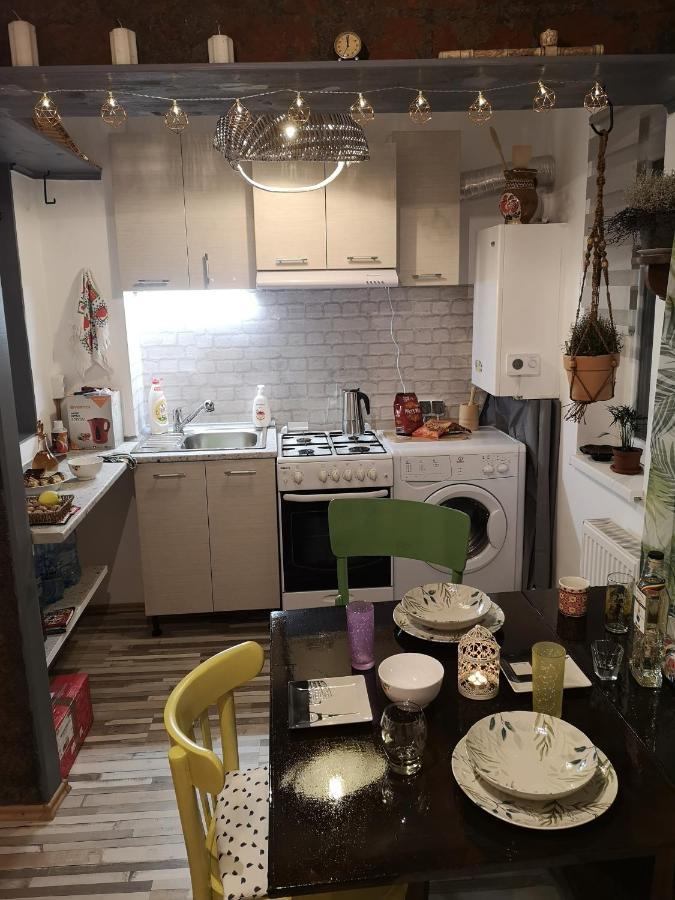 Appartement Little Modern Folk Apt à Vălenii de Munte Extérieur photo